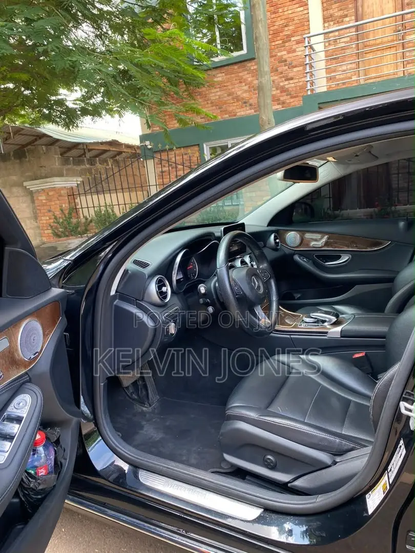 Mercedes-Benz C300 2015 Black