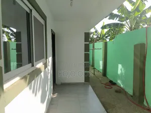 5bdrm House in Frsnco Estate, Ofankor for rent