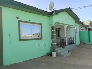 5bdrm House in Frsnco Estate, Ofankor for rent