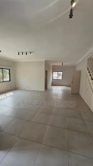 3bdrm Duplex in Nthc Estates, East Legon for rent