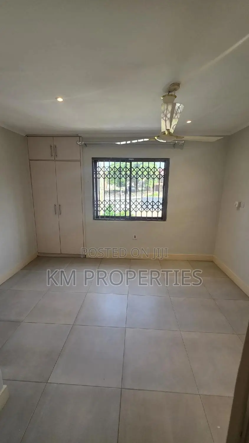 3bdrm Duplex in Nthc Estates, East Legon for rent