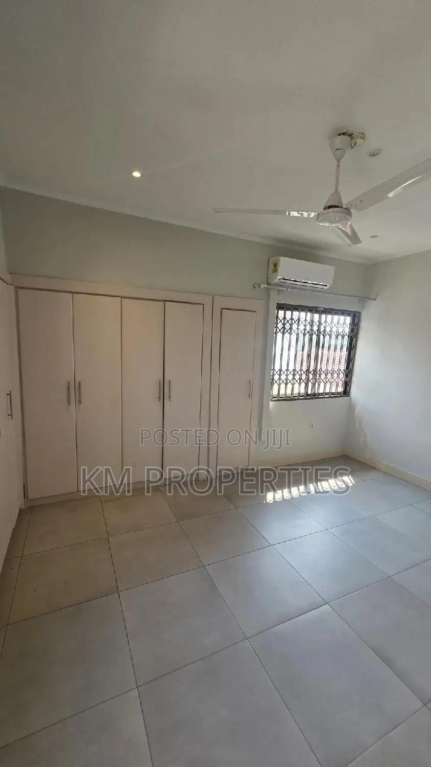 3bdrm Duplex in Nthc Estates, East Legon for rent