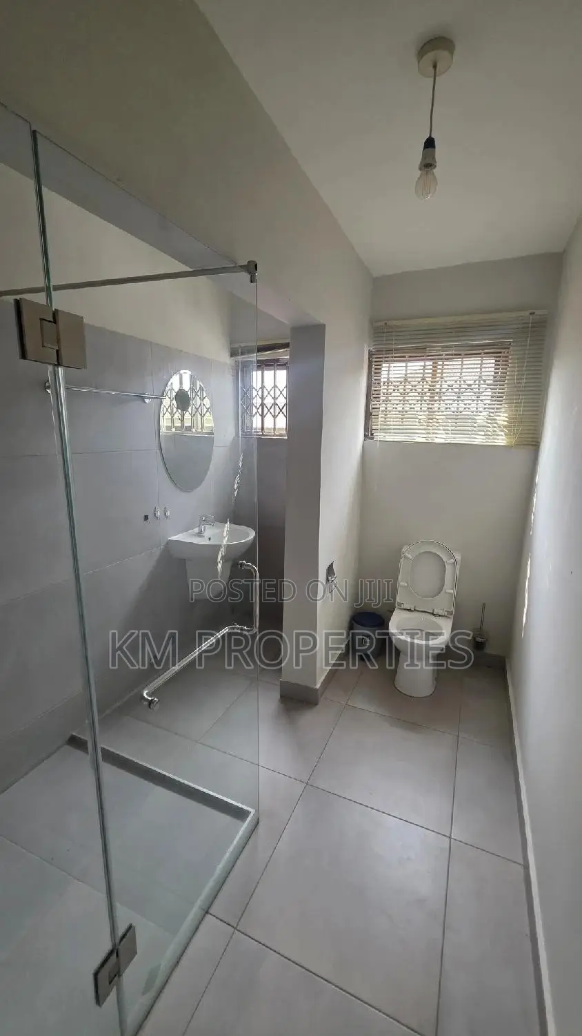 3bdrm Duplex in Nthc Estates, East Legon for rent