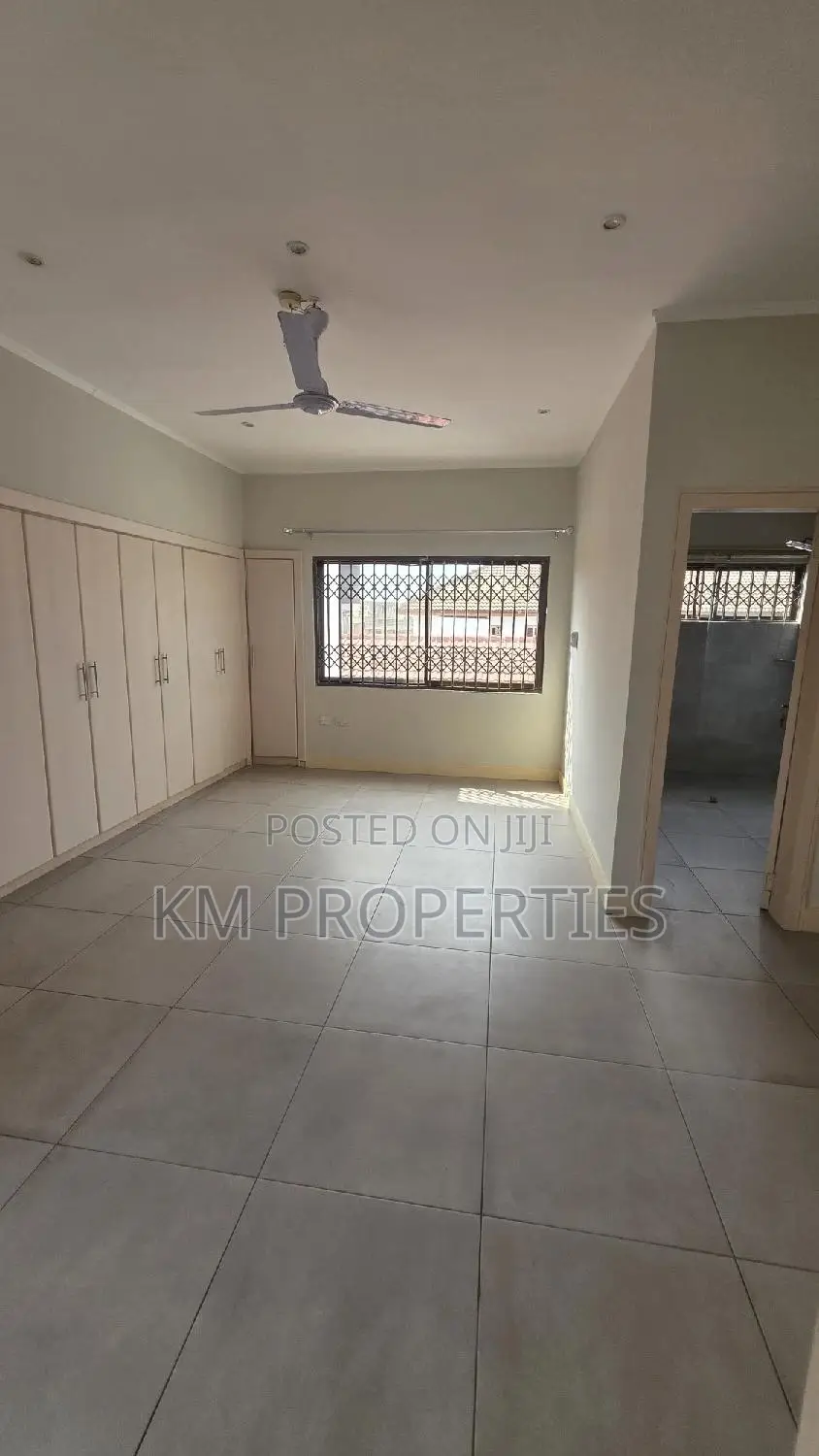 3bdrm Duplex in Nthc Estates, East Legon for rent