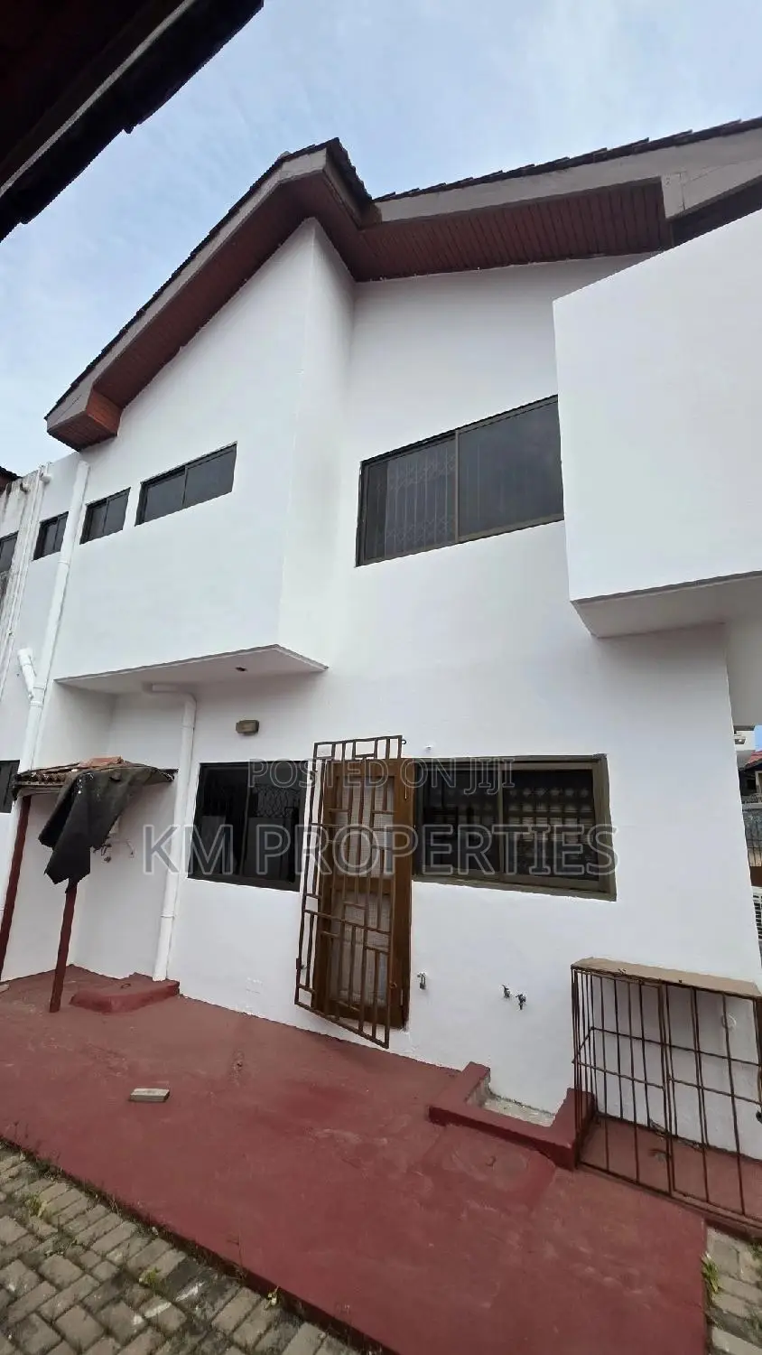 3bdrm Duplex in Nthc Estates, East Legon for rent