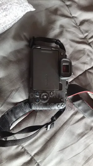Canon Eos R8
