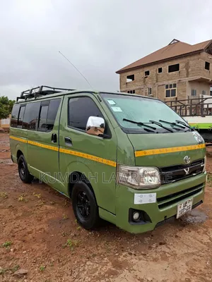 Toyota HiAce 2011 Green