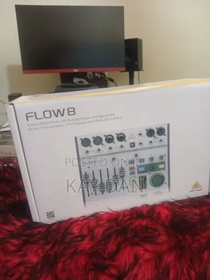 Behringer Flow 8