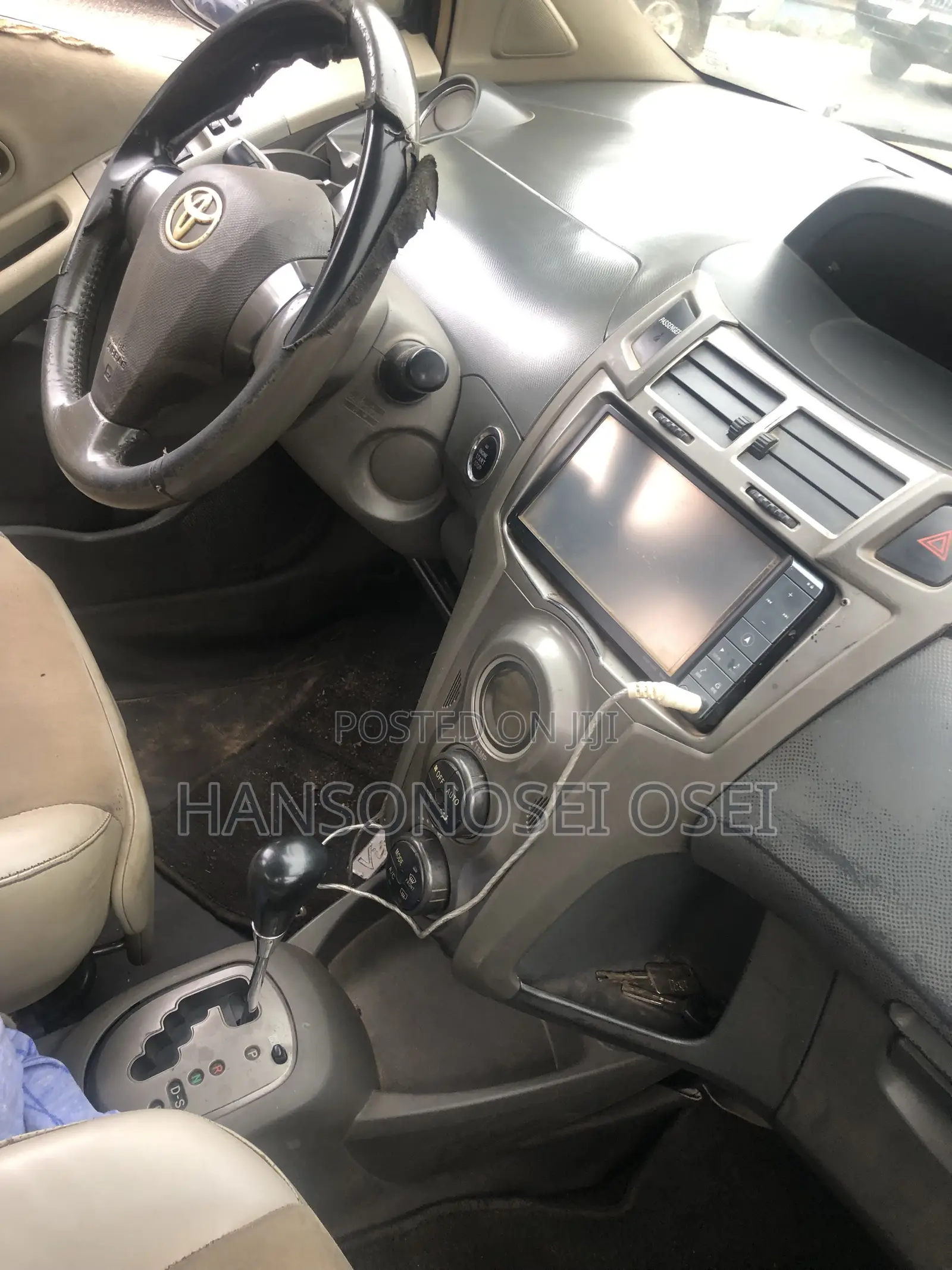 Toyota Vitz 2010 Brown