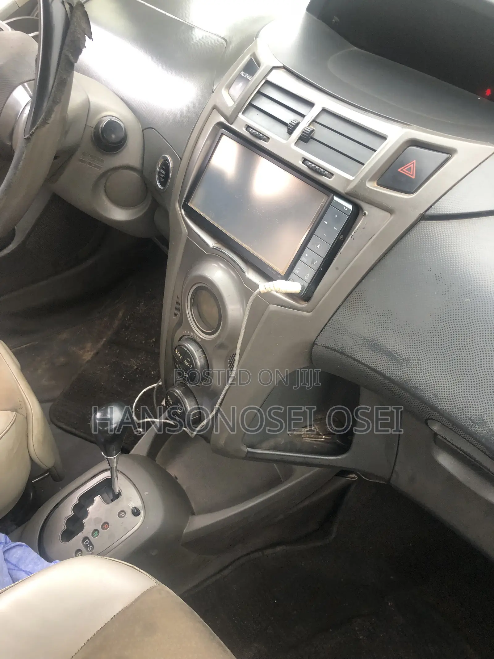 Toyota Vitz 2010 Brown