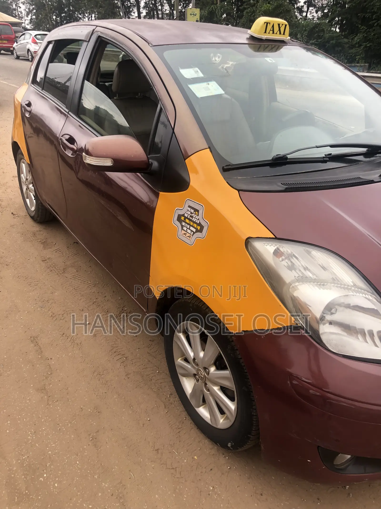 Toyota Vitz 2010 Brown