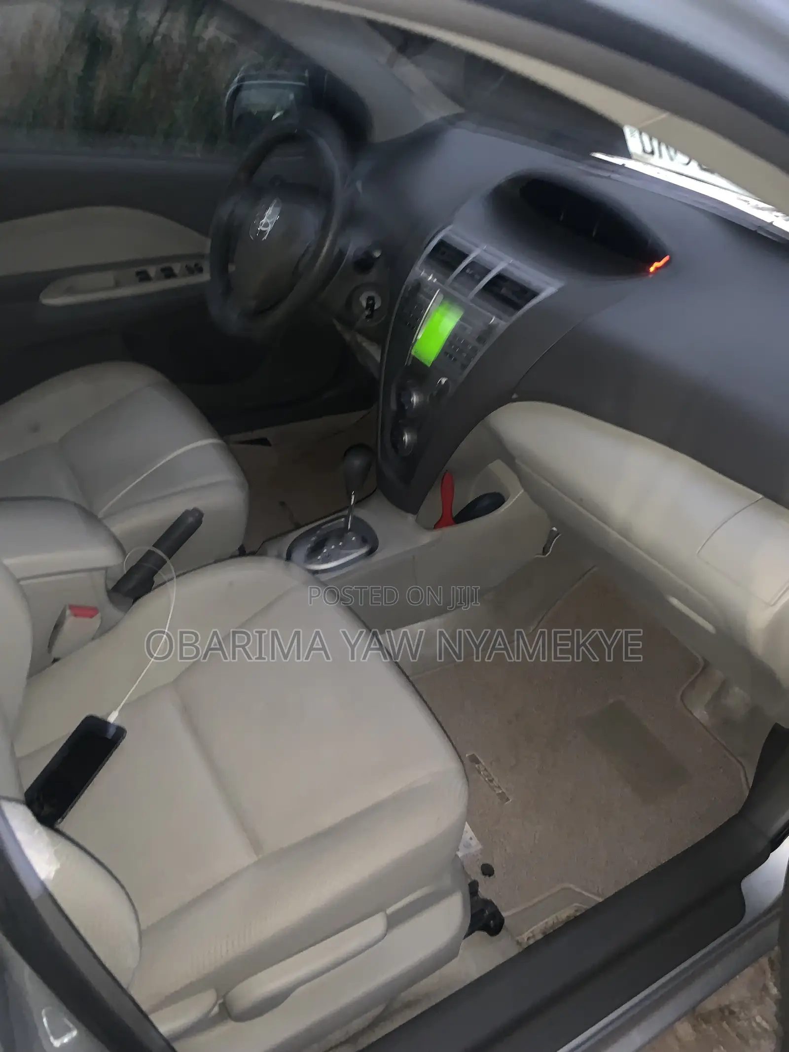 Toyota Belta 2010 Silver