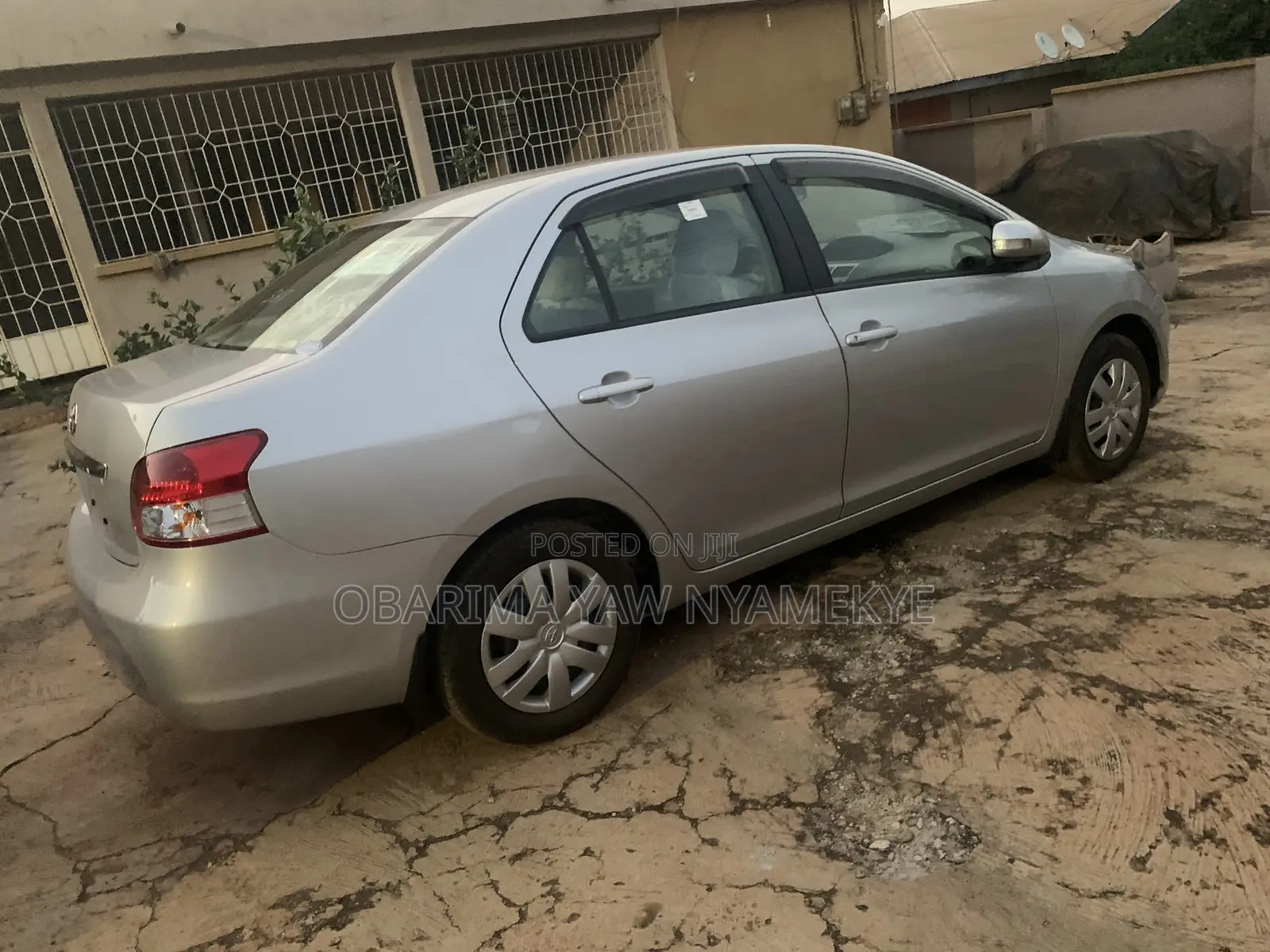 Toyota Belta 2010 Silver