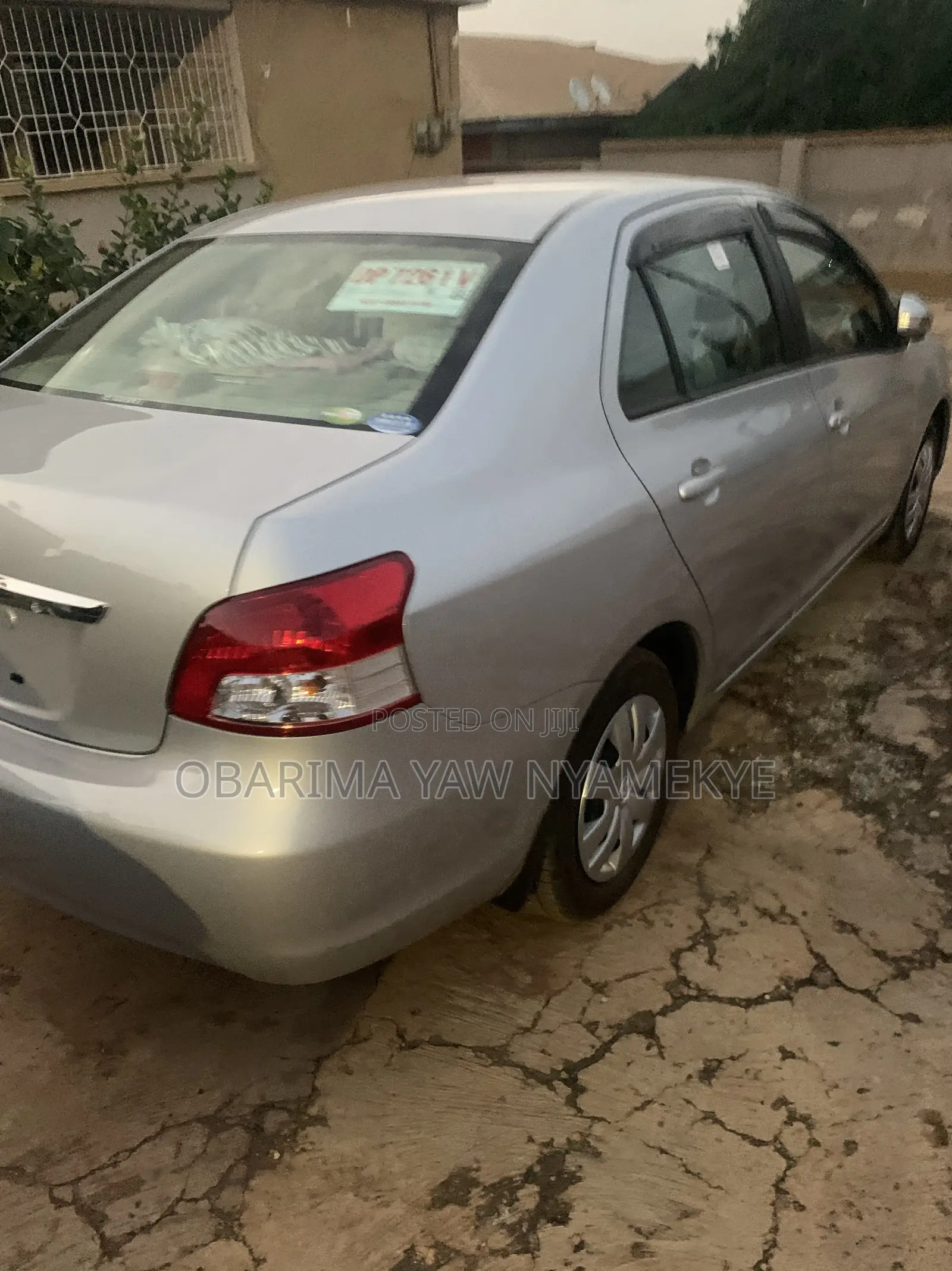 Toyota Belta 2010 Silver