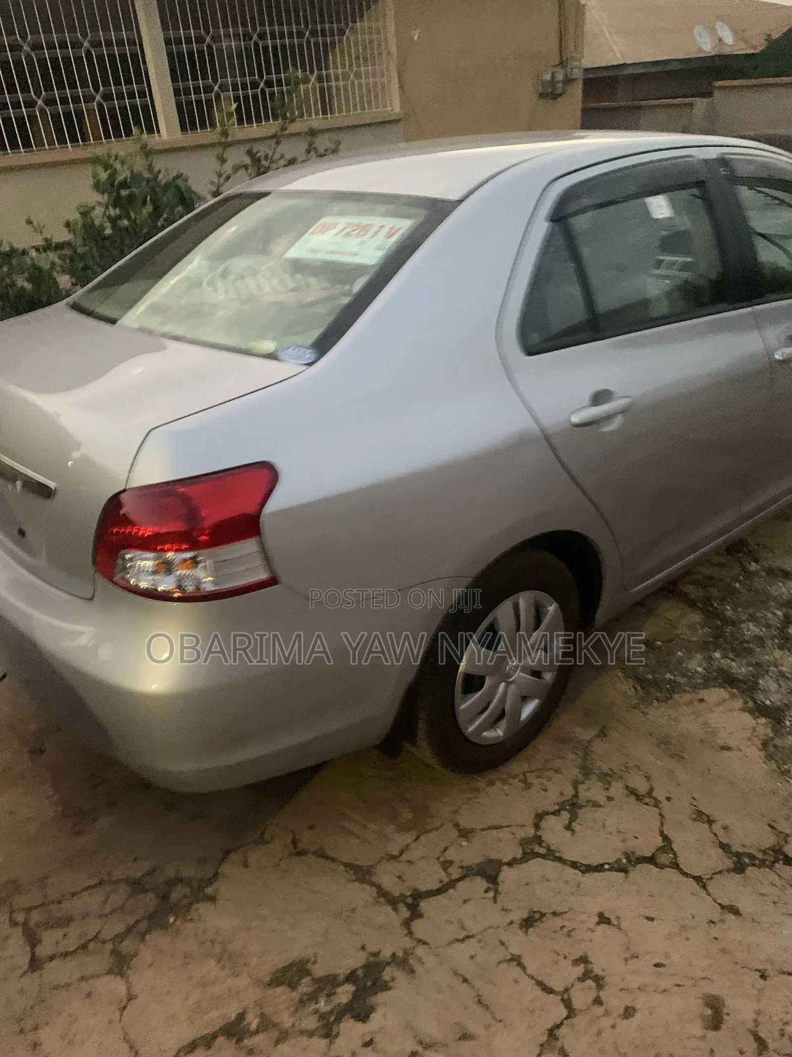 Toyota Belta 2010 Silver