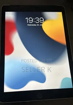 Apple iPad Air 64 GB Gray