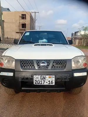 Nissan Hardbody 2016 White