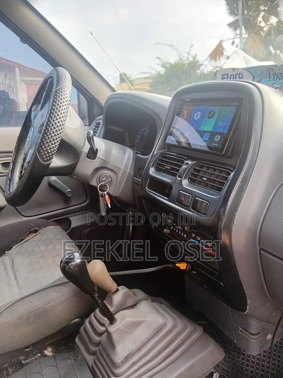 Nissan Hardbody 2016 White