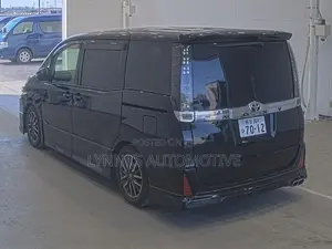 Toyota Voxy X 4WD 7-Seater 2015 Blue