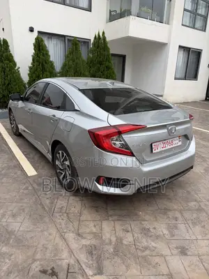 Honda Civic EX Sedan 2018 Silver