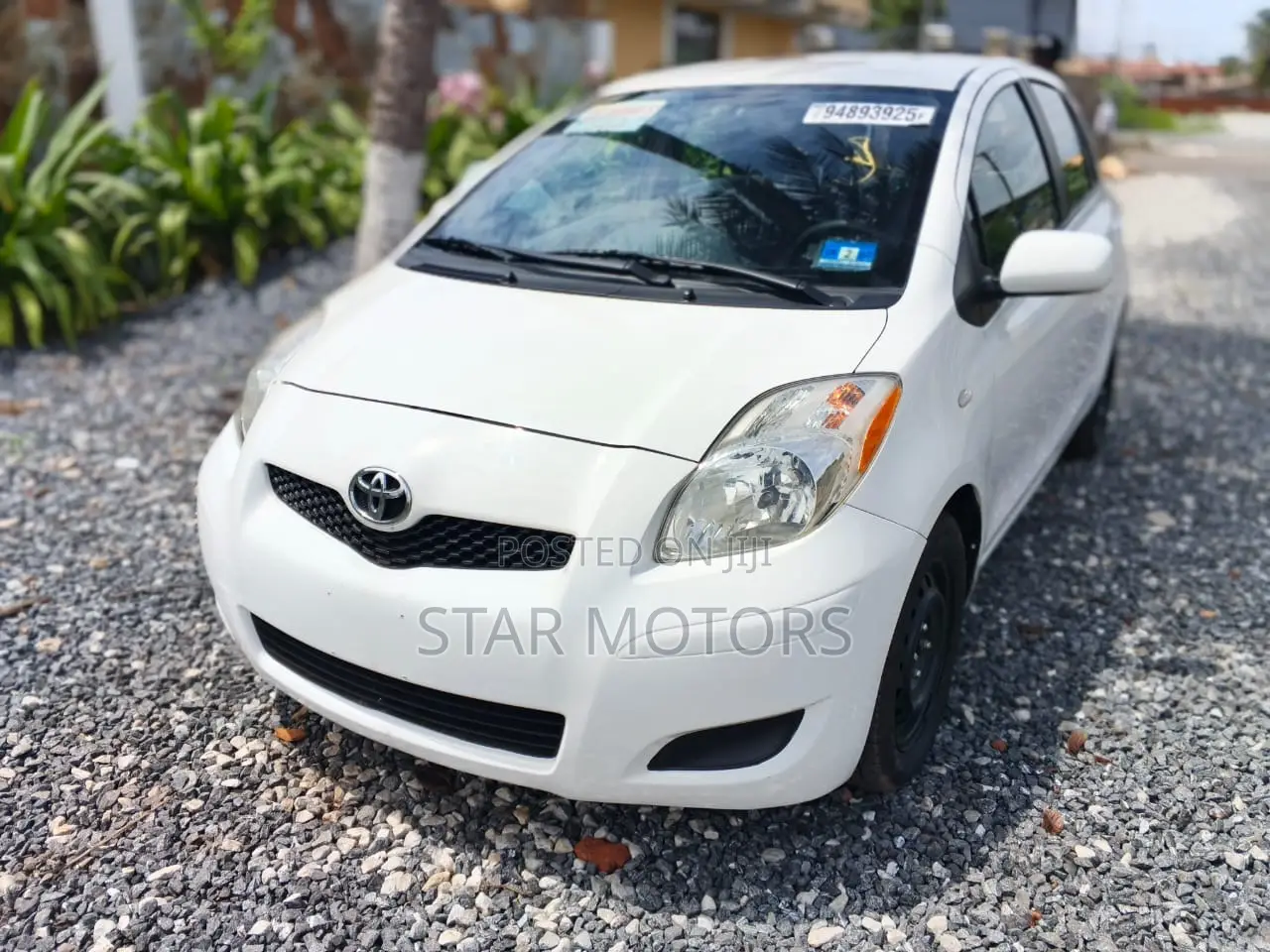 Toyota Yaris Base Hatchback 3dr 2011 White