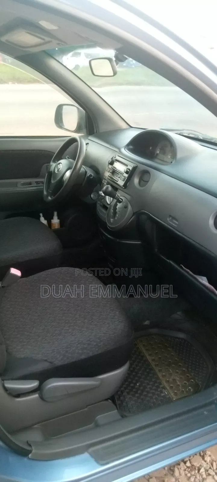 Toyota Sienta 1.5 AWD 2010 Blue