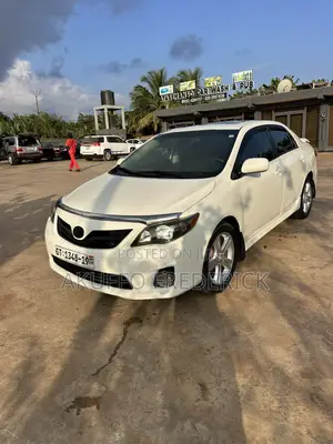 Toyota Corolla S Special Edition 4dr Sedan (1.8L 4cyl 4A) 2013 Pearl