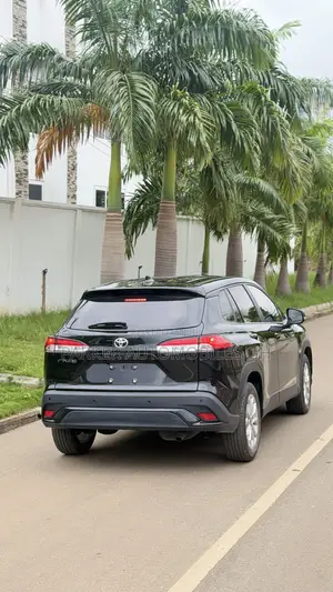 Toyota Corolla Cross XLE 2025 Black