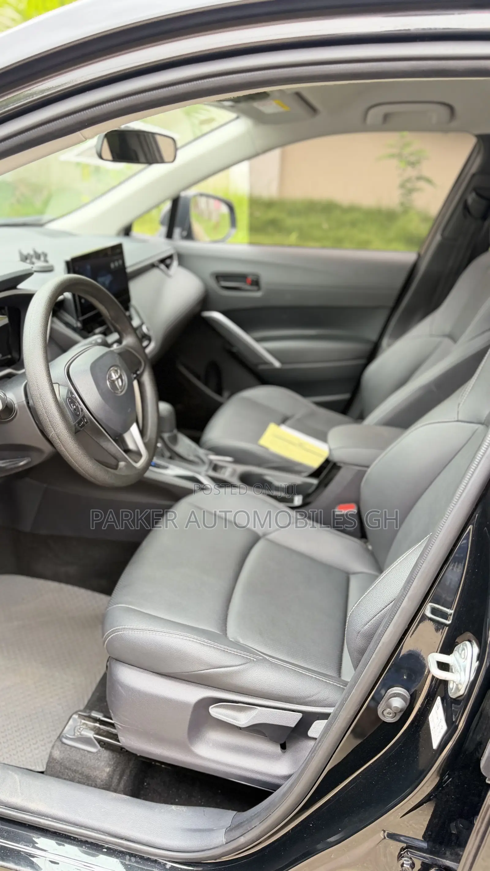 Toyota Corolla Cross XLE 2025 Black
