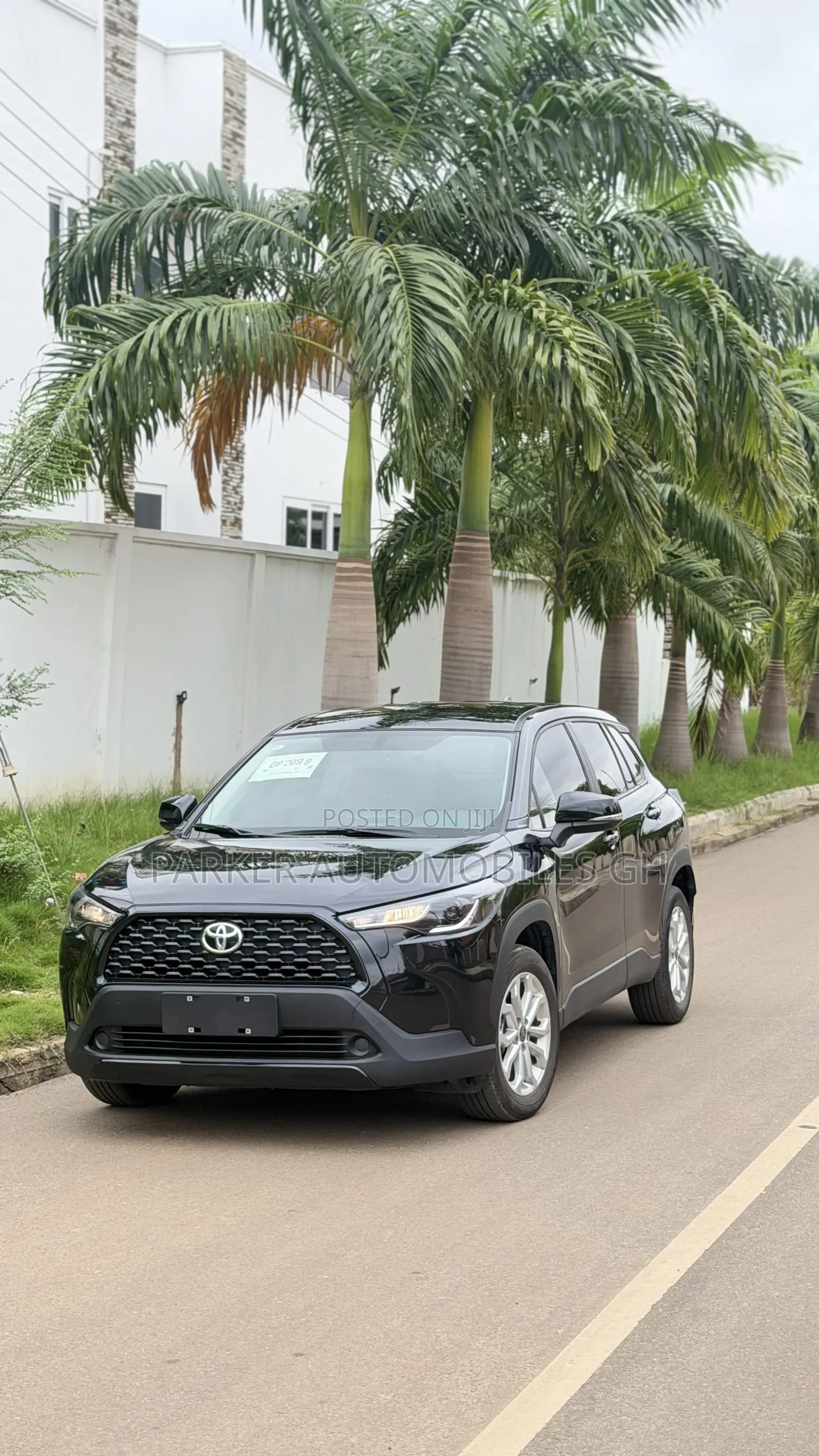 Toyota Corolla Cross XLE 2025 Black