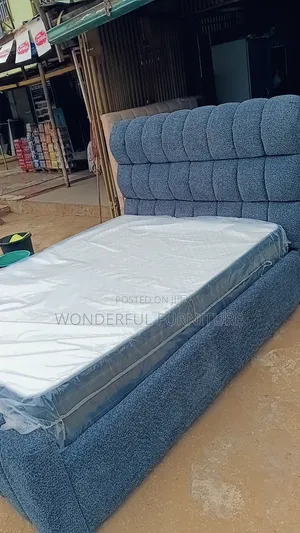 Design Double Bed