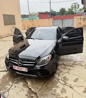 Mercedes-Benz C300 Luxury Sedan RWD (2.0L 4cyl 7A) 2016 Black