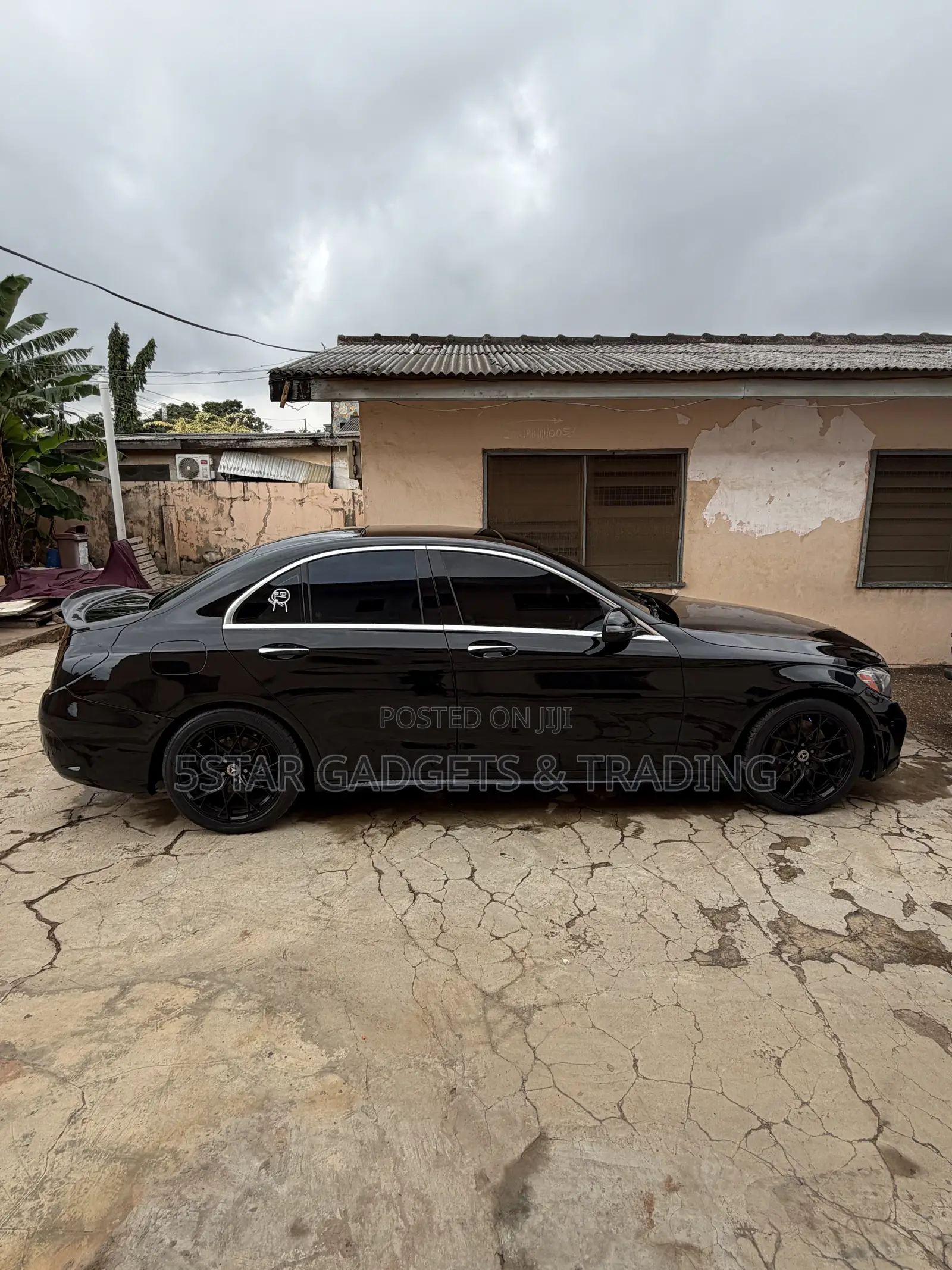 Mercedes-Benz C300 Luxury Sedan RWD (2.0L 4cyl 7A) 2016 Black