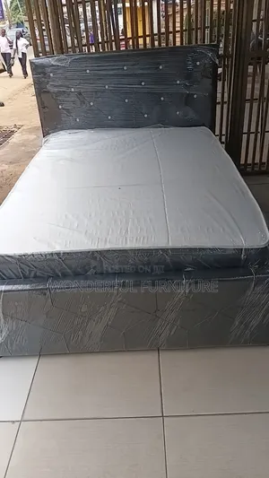 Design Double Bed