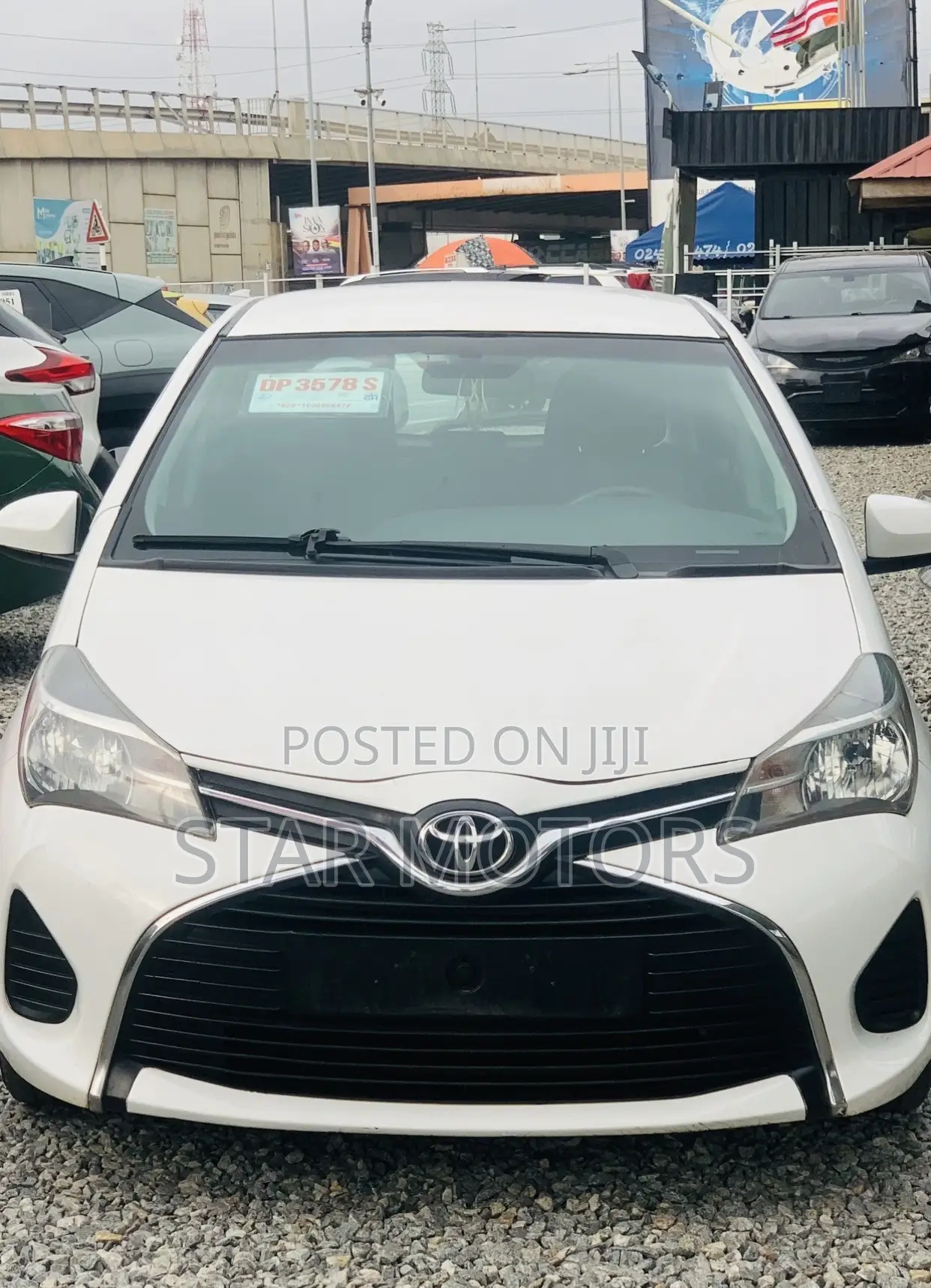 Toyota Yaris LE Hatchback 5dr 2015 White