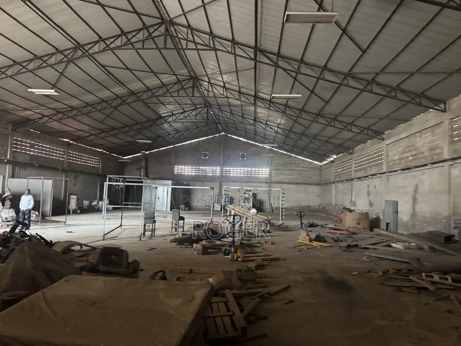 1000 SQM Warehouse for Rent at West Hills Mall