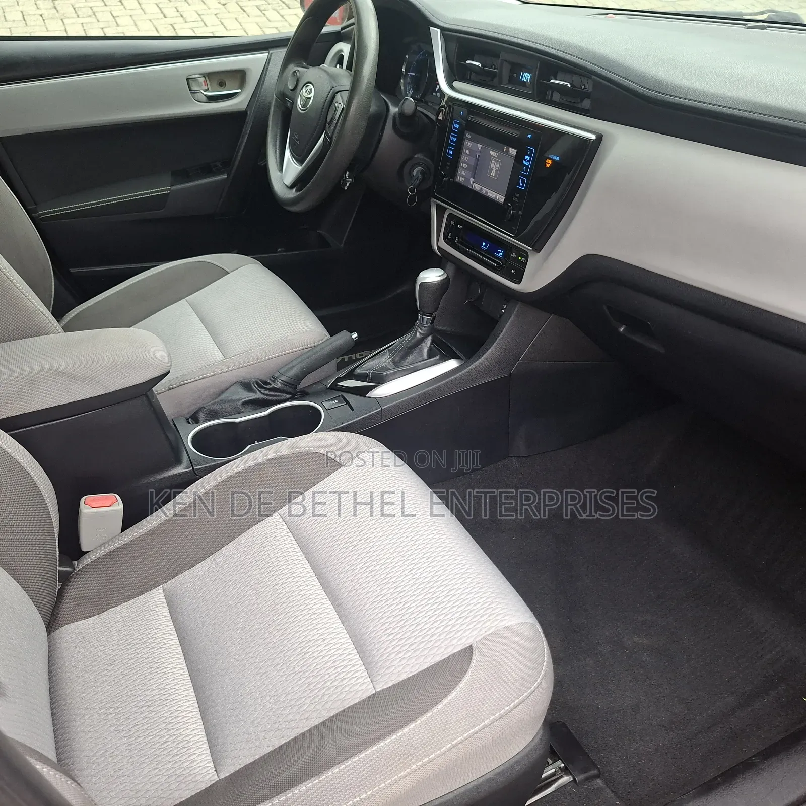 Toyota Corolla 2018 Red