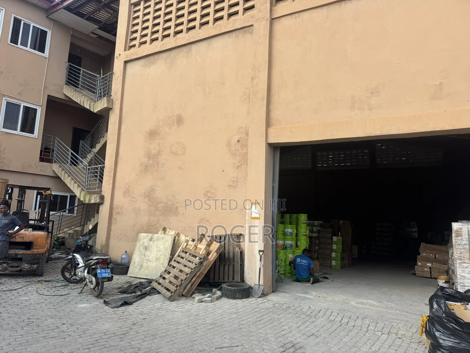 650 SQM With Office Complex for Rent in New Achimota