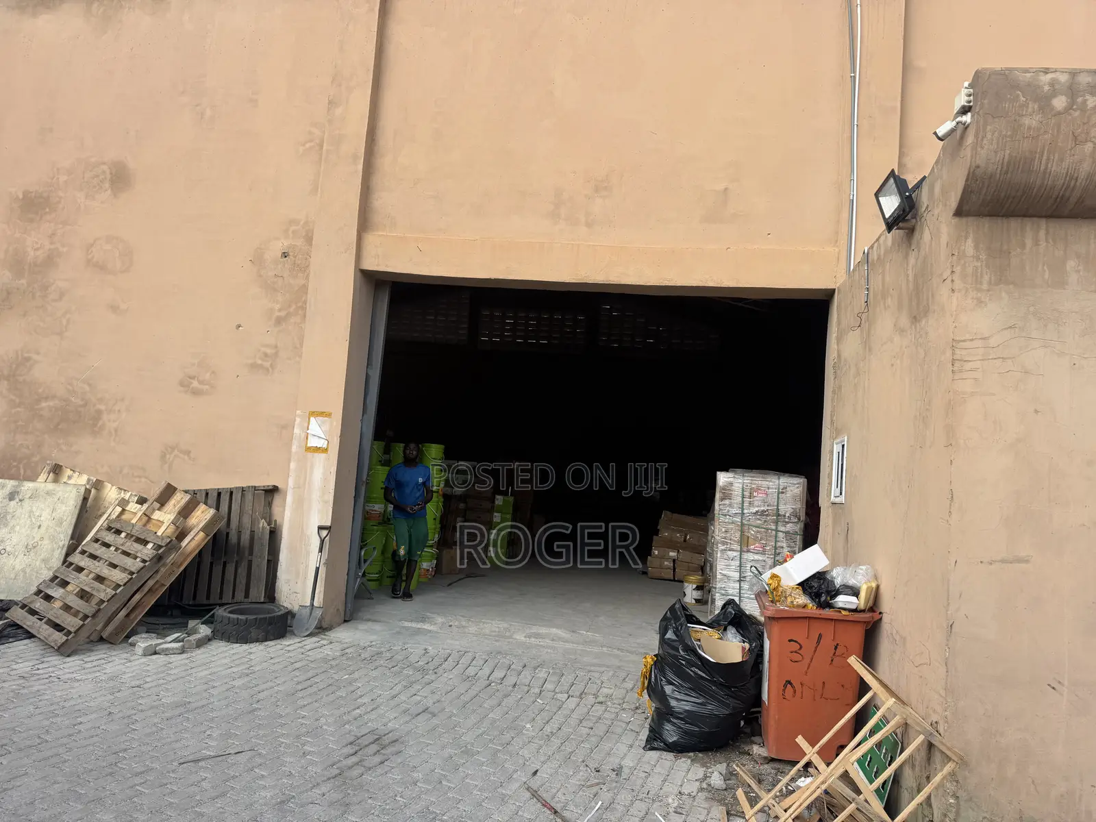 650 SQM With Office Complex for Rent in New Achimota