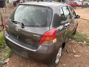 Toyota Yaris 2010 Gray