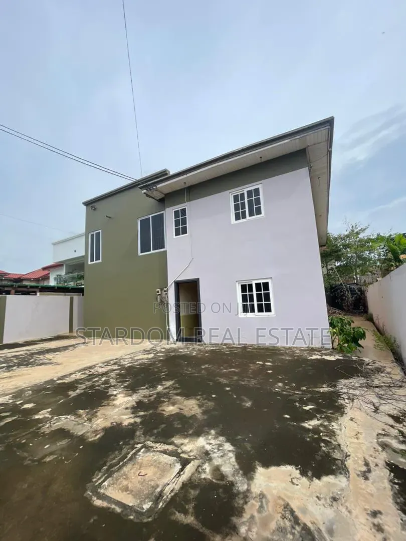 5bdrm Duplex in Adjiringanor, Ability for rent