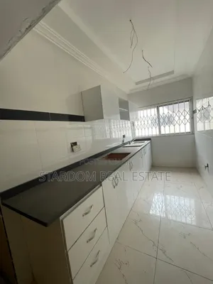 5bdrm Duplex in Adjiringanor, Ability for rent