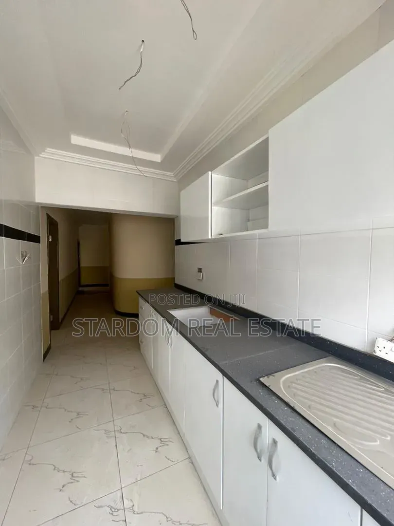 5bdrm Duplex in Adjiringanor, Ability for rent