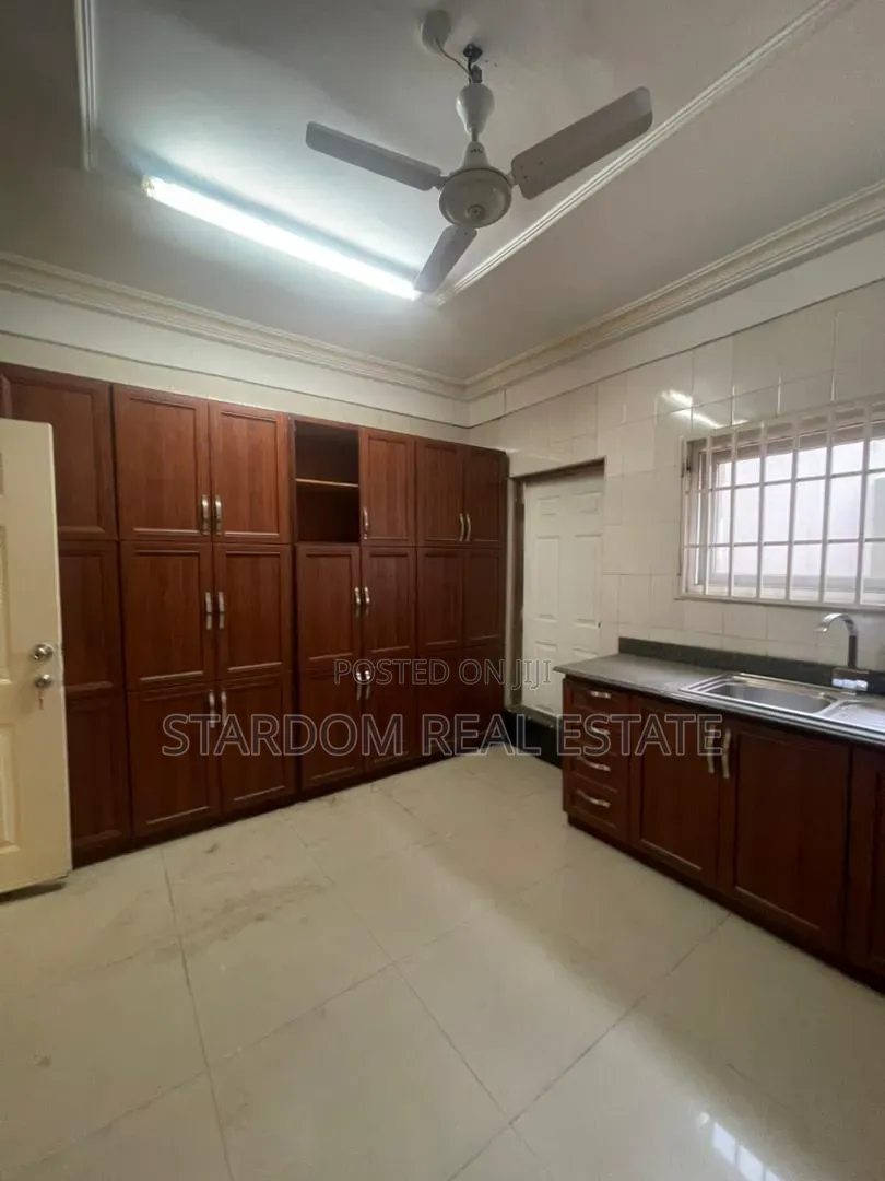 5bdrm Duplex in Adjiringanor, Ability for rent