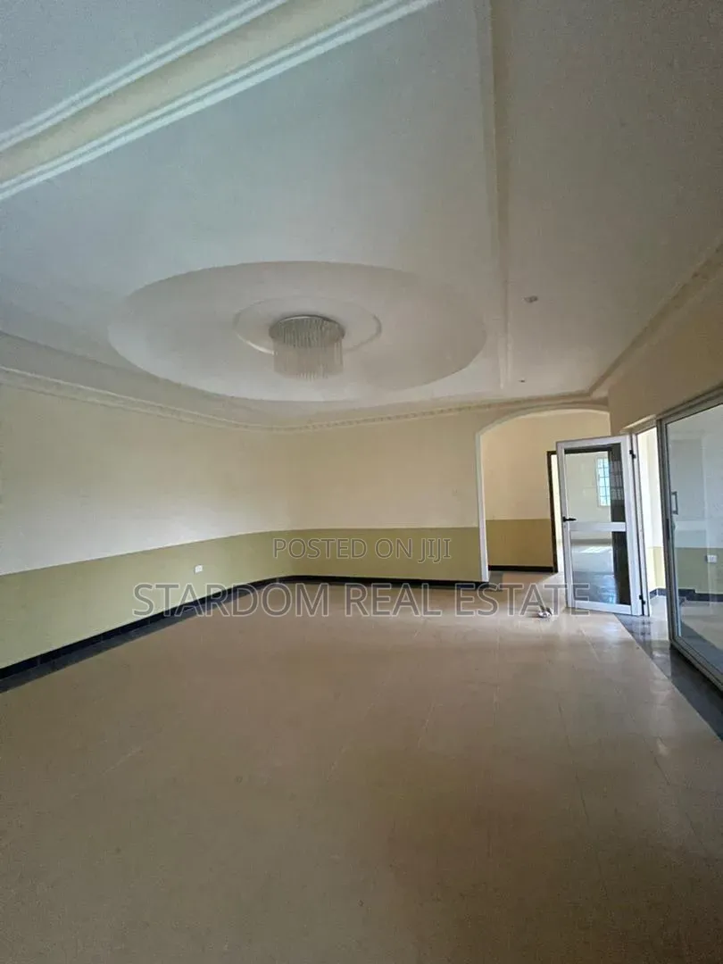 5bdrm Duplex in Adjiringanor, Ability for rent