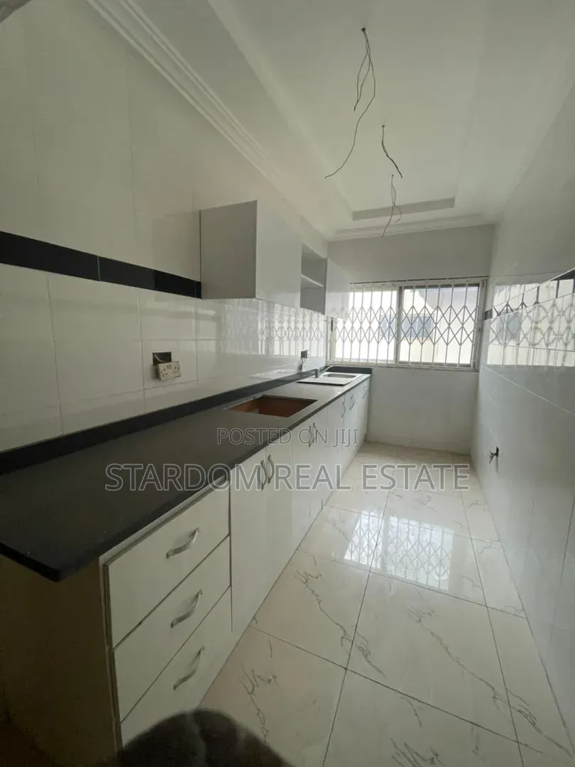 5bdrm Duplex in Adjiringanor, Ability for rent