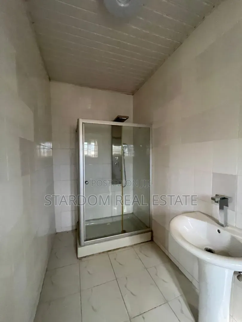 5bdrm Duplex in Adjiringanor, Ability for rent