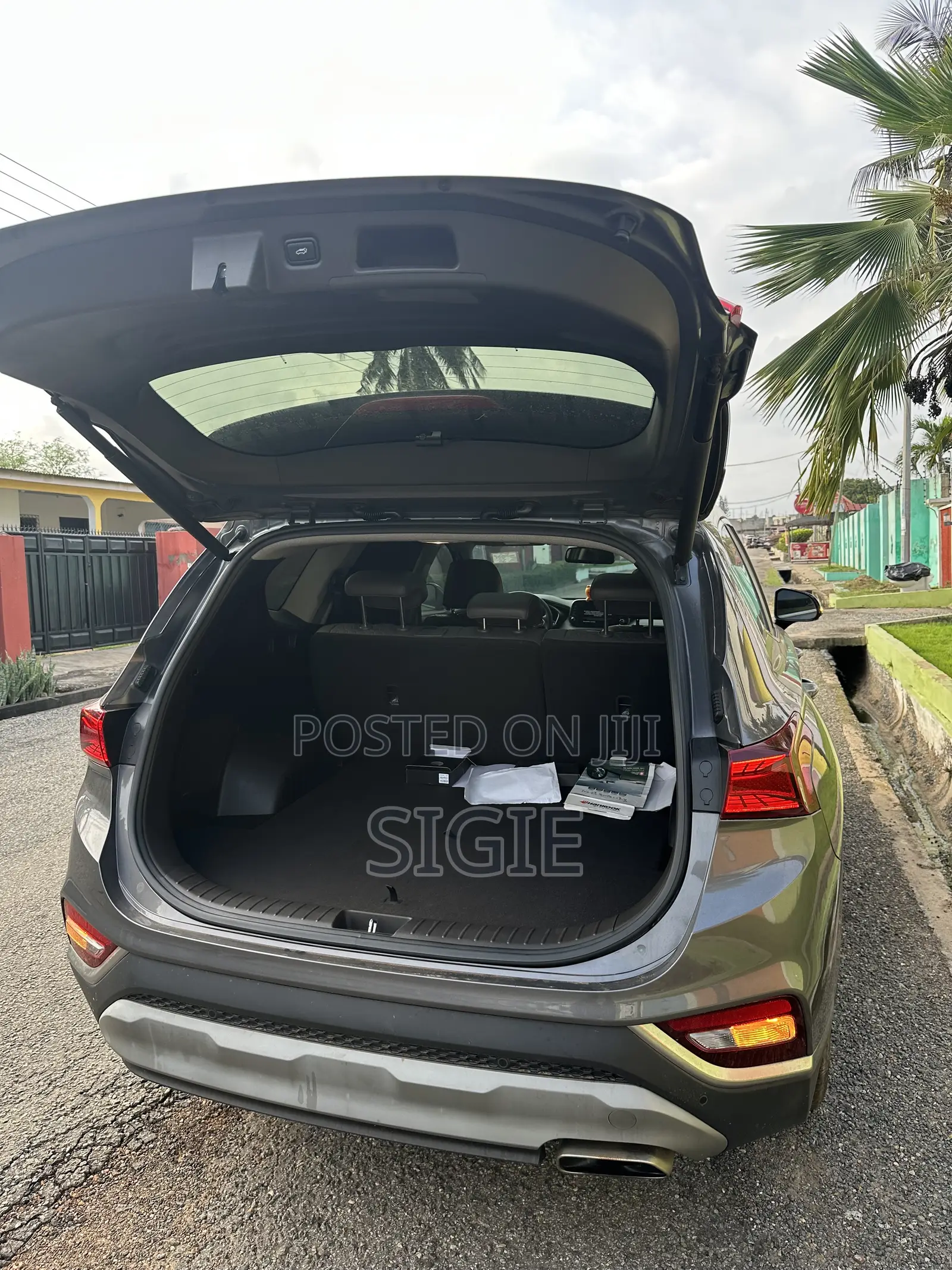 Hyundai Santa Fe Limited 2.0T AWD 2019 Gray