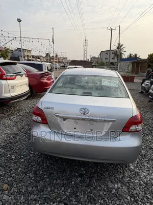 Toyota Belta 2010 Silver
