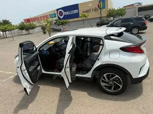 Toyota Avanza 2023 White